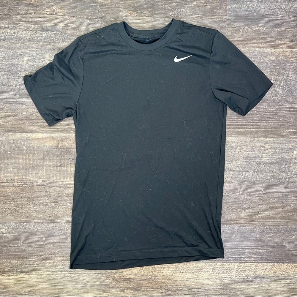 Nike Men's Black Short Sleeve Tee size small S B135